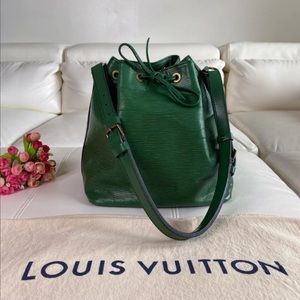 🔥✨Authentic Louis Vuitton Petit Noe Shoulder Bag✨💎